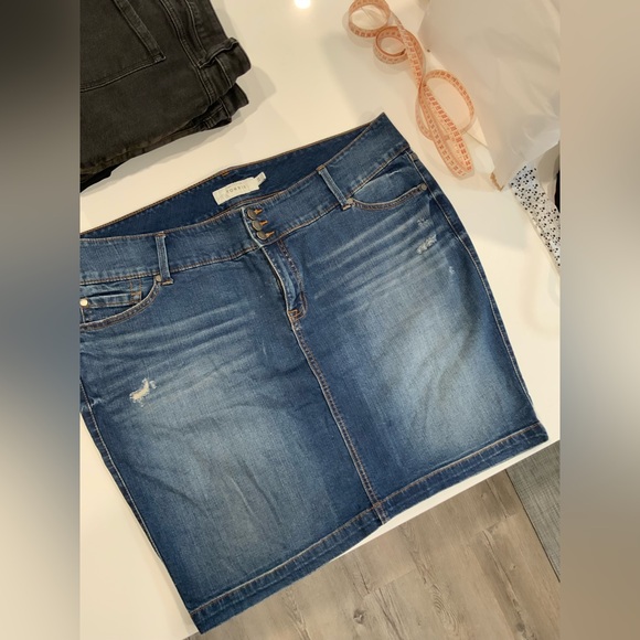 TORRID Denim Blue Skirt - Picture 5 of 5